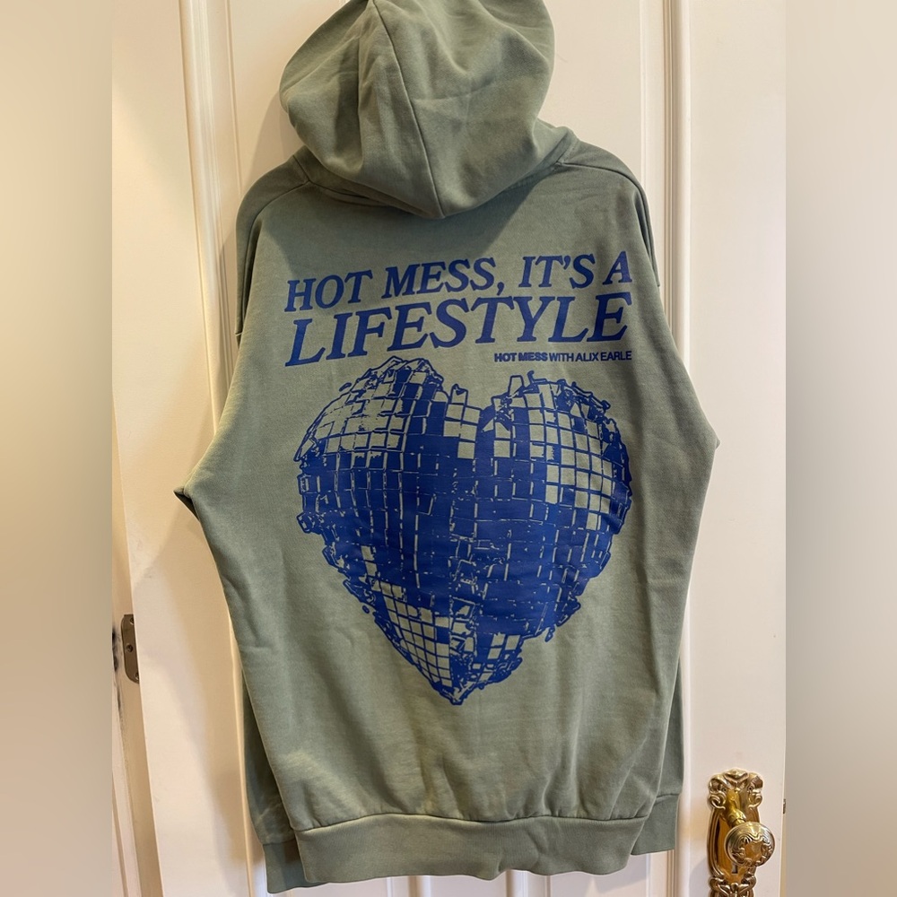 Alix Earle Hot Mess it’s a Lifestyle sweatshirt size xl green